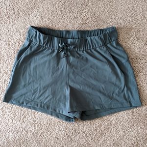 Lululemon on the fly shorts